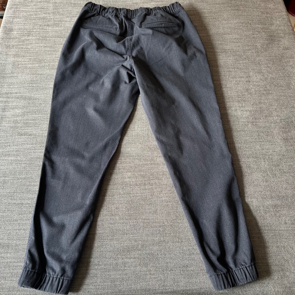 Old Navy Modern Jogger Mens Size Medium Gray Built-In Flex Tapered Pants - Picture 2 of 10